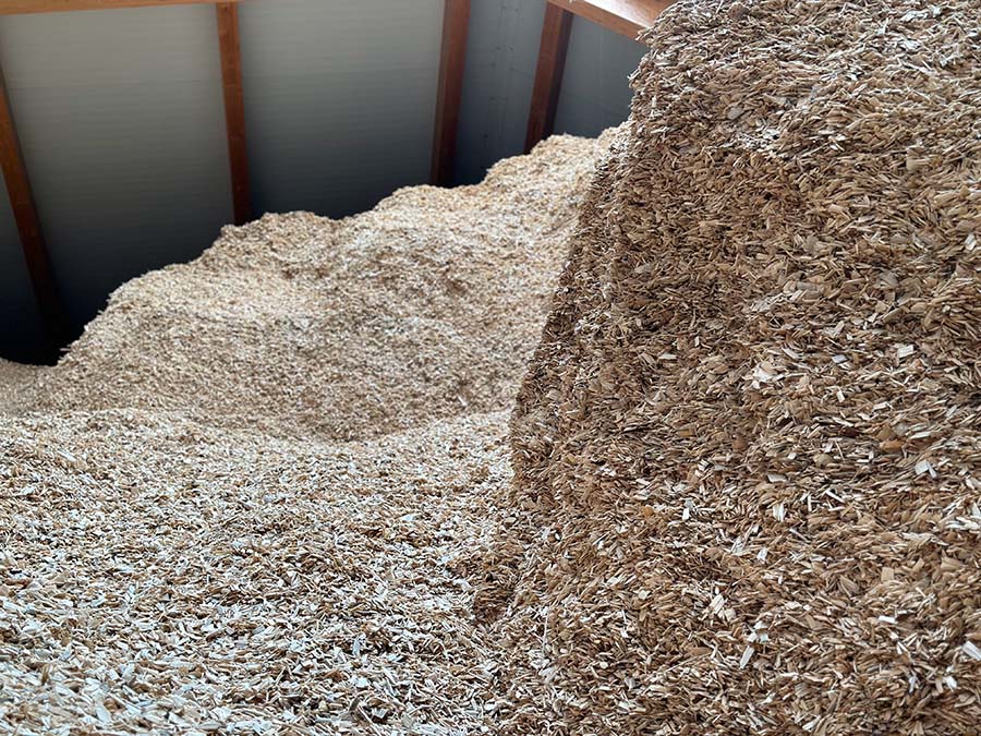 Hackschnitzel oder Rindenmulch | Hackschnitzel für den Garten | Hackschnitzel in der Nähe kaufen | Hackschnitzel Fallschutz Spielplatz